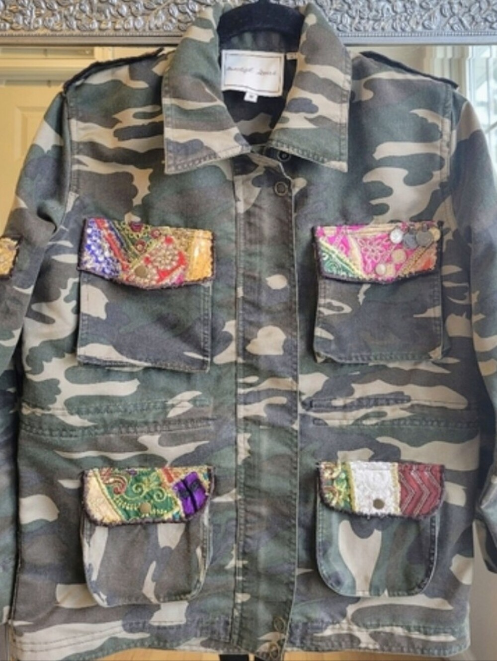 BEAUTIFUL STORIES 🌟 ANTHROPOLOGIE 🧥 BOHO JACKET🔥 Camo & Sari w/ Coins 💚 SZ M